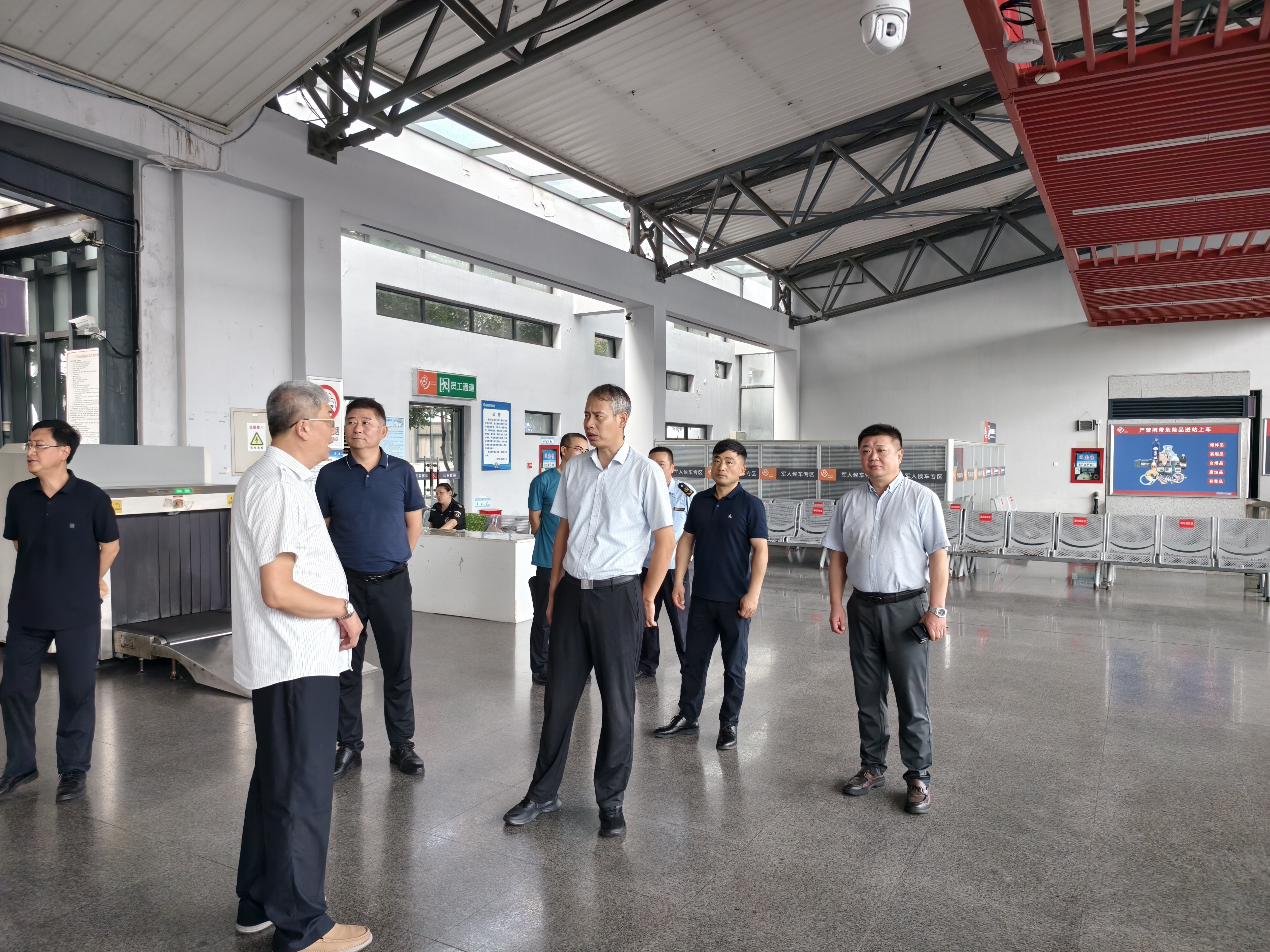 市交通局副局长王才林赴江都汽车客运站督察节前安全生产工作